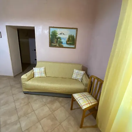 L'albero Di Limoni Sul Mare Di * Pizzo (Calabria)