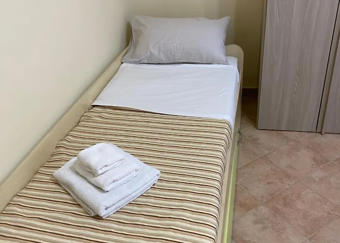 L'albero Di Limoni Sul Mare Di * פיצו