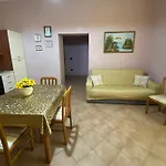 L'albero Di Limoni Sul Mare Di *