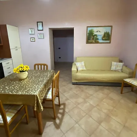 L'albero Di Limoni Sul Mare Di *