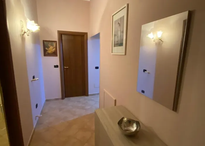 L'albero Di Limoni Sul Mare Di Pizzo (Calabria)